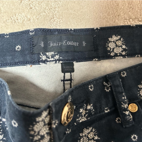 Juicy Couture Paisley Y2K Cotton Stretchy Shorts Blue and White Designer size 27 - Picture 4 of 4